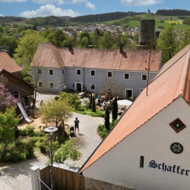 Luftbild auf den Schafferhof in Neuhaus