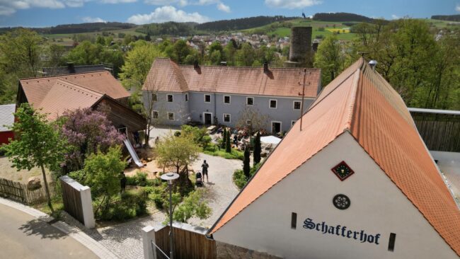 Luftbild auf den Schafferhof in Neuhaus