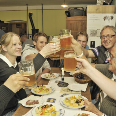 Gesellige Stimmung am Schafferhof